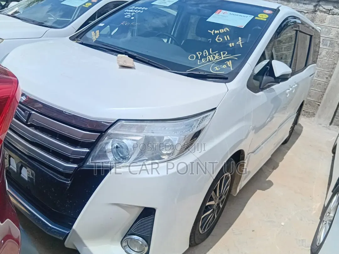 Toyota Noah 2014 White