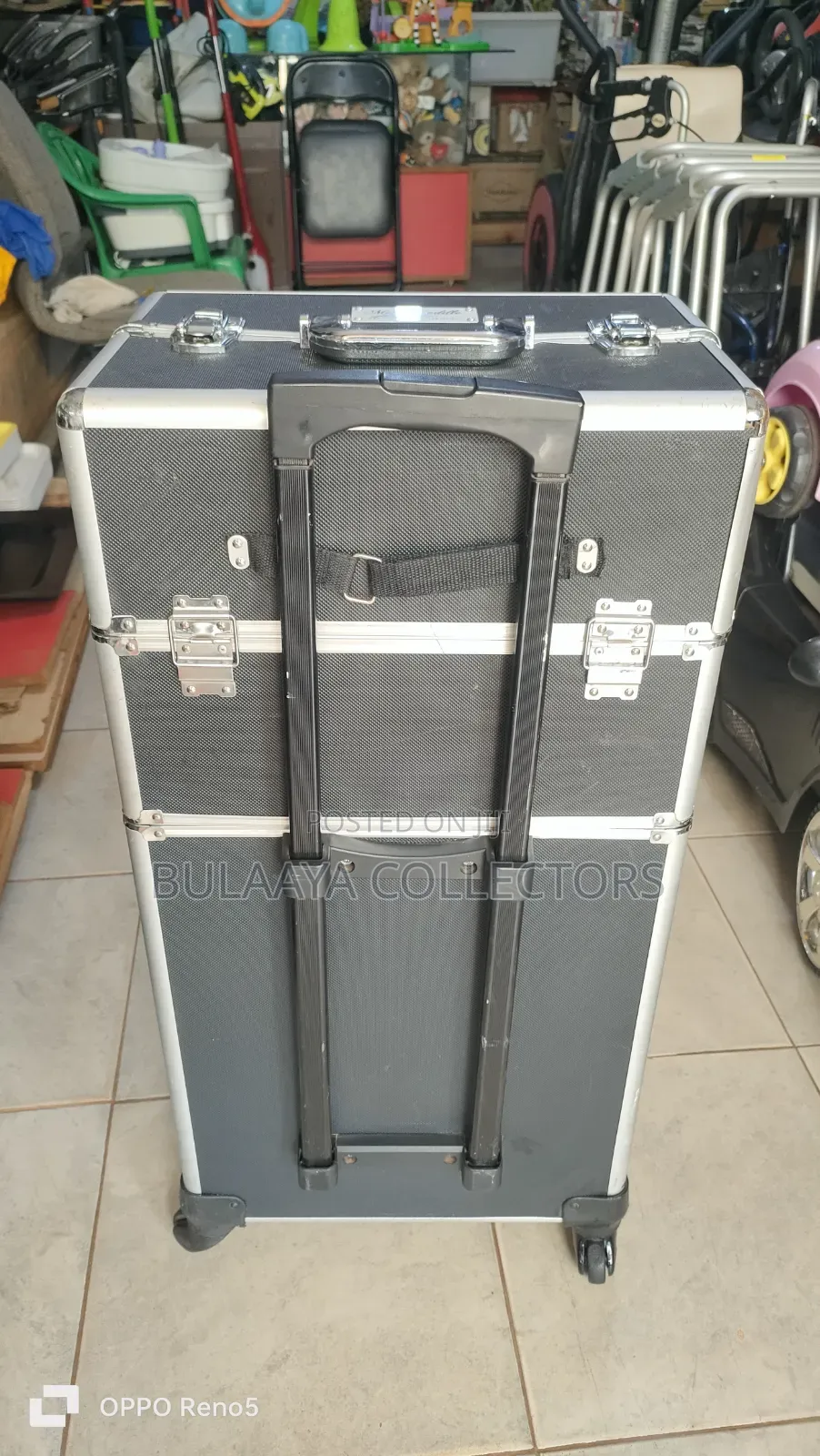 UK Used Professional Rolling Makeup Train Case.