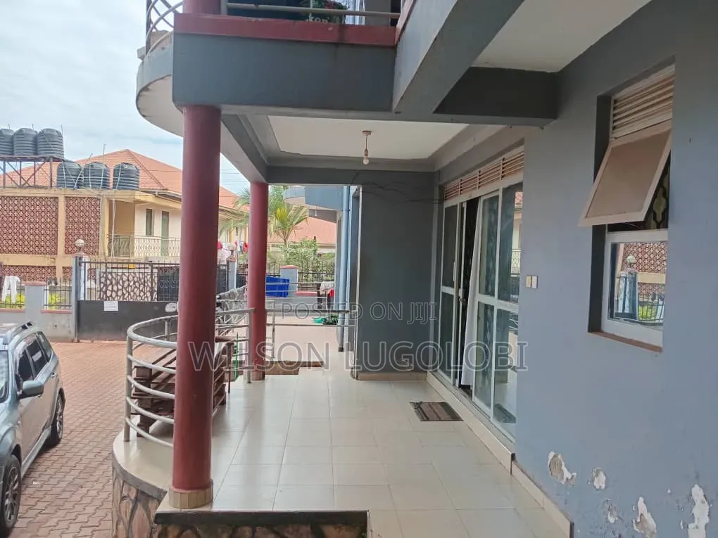 3bdrm Block of Flats in Central Division for sale