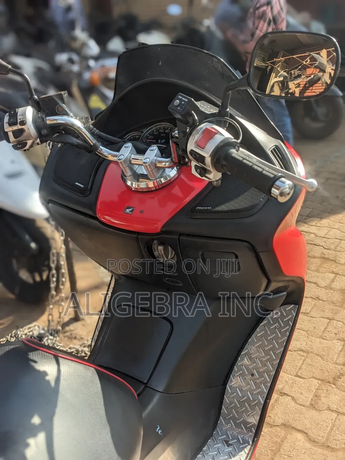 Honda Forza 2016 Red