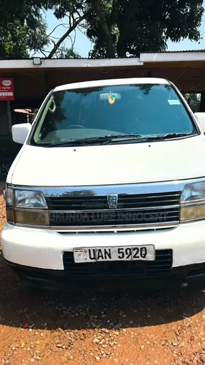 Nissan Grand 2004 White