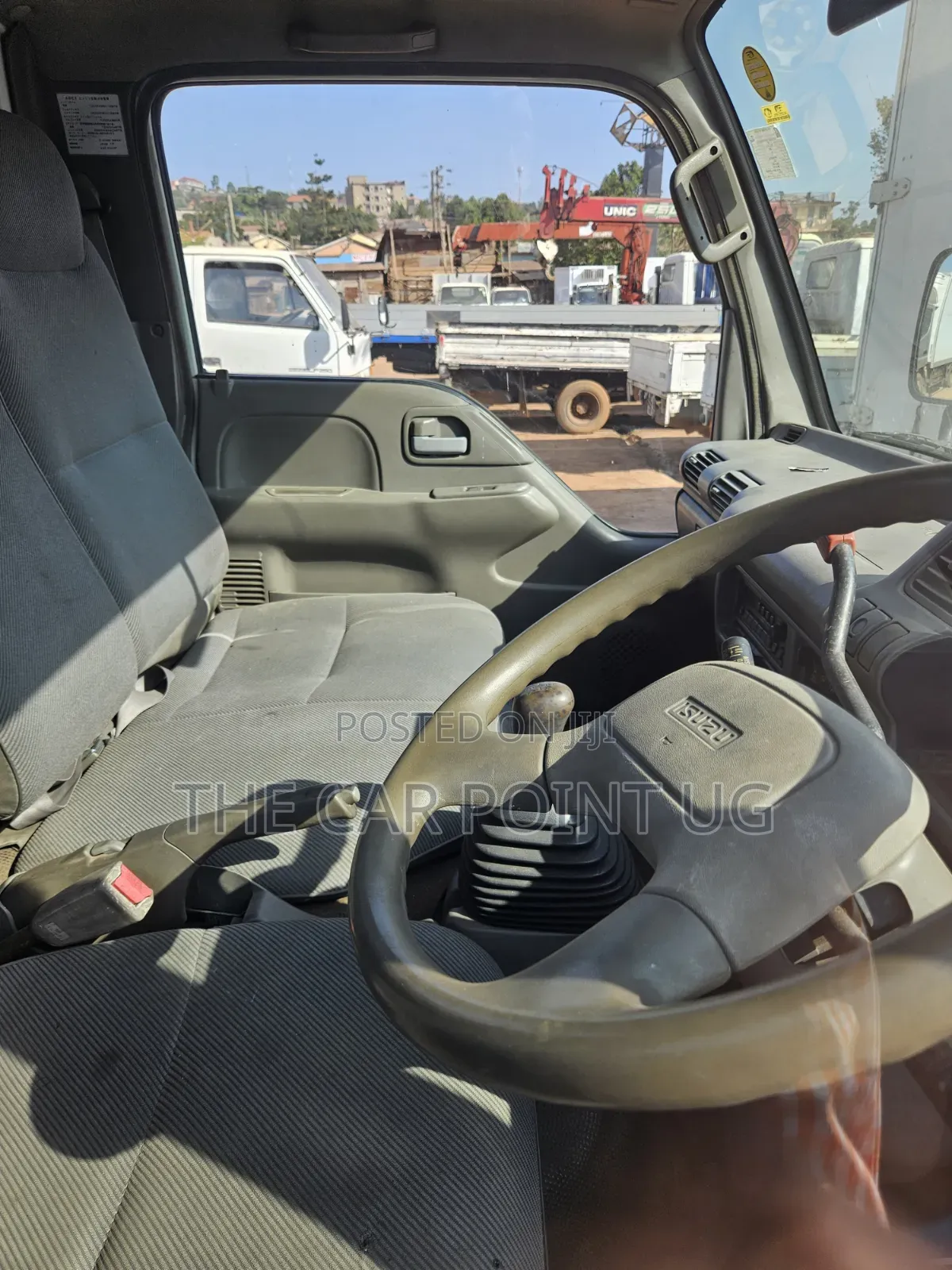 Isuzu Elf Truck New Shape 2000 White