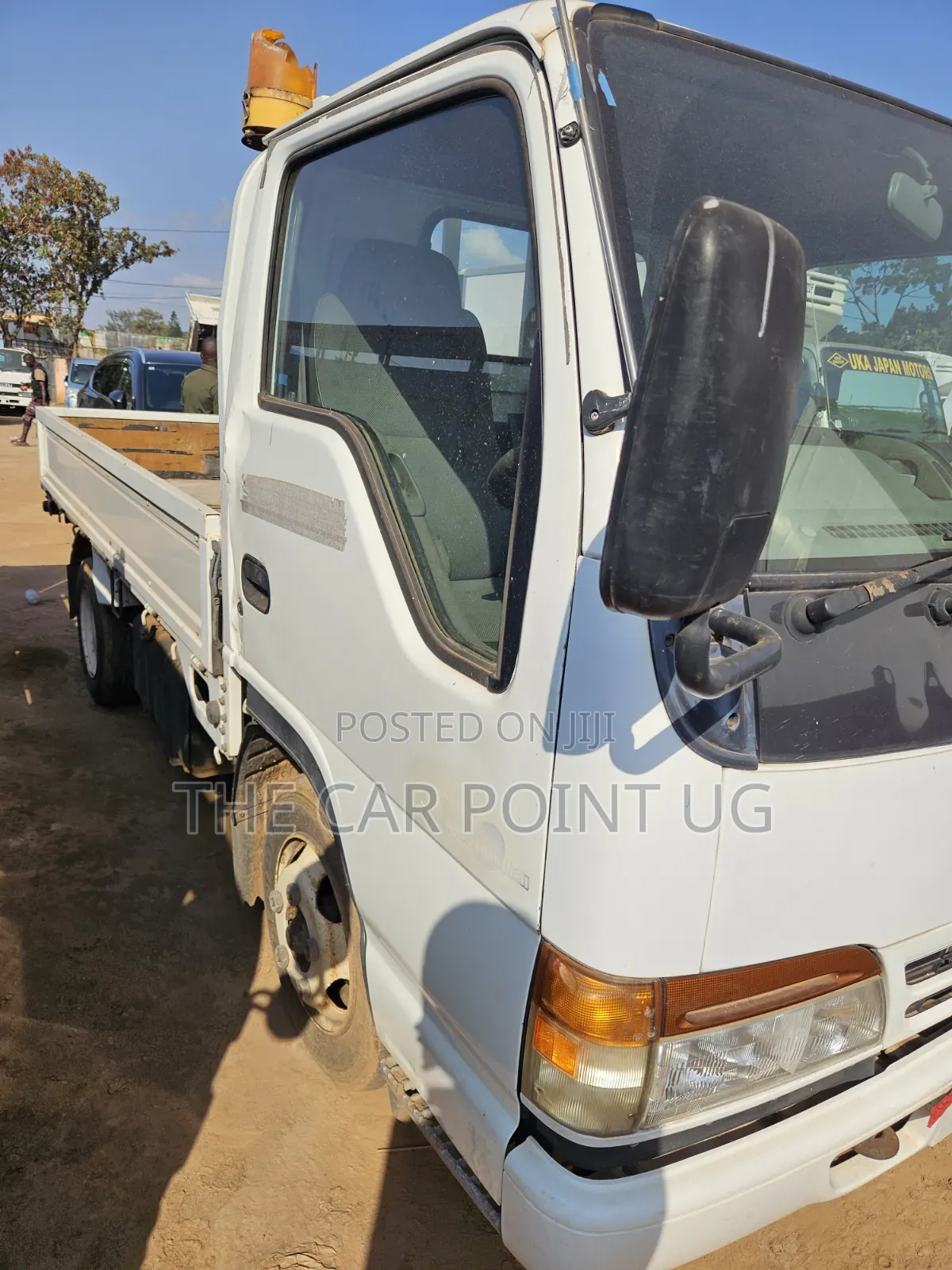 Isuzu Elf Truck New Shape 2000 White