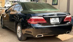 Toyota Crown 2013 Black