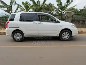 Toyota Raum 1.5 FWD 2011 White