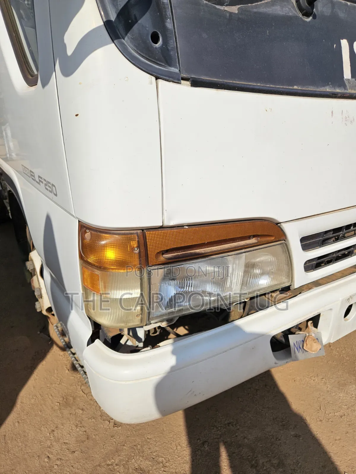 Isuzu Elf 250 Truck New Shape 2000 White