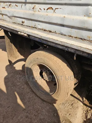 Isuzu Elf Crane Truck