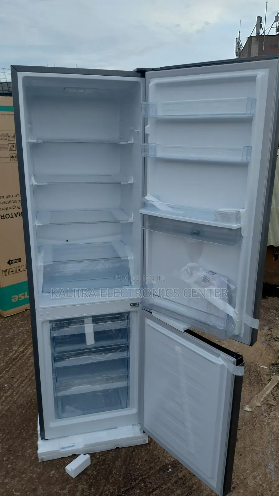 Hisense Fridge 341l