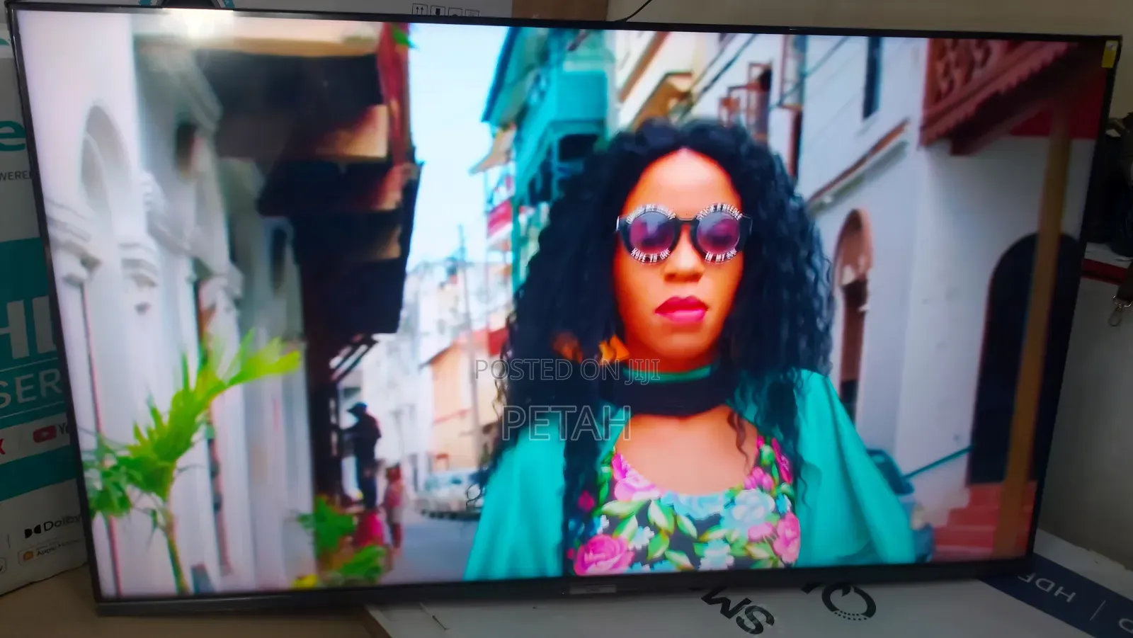 55 Inches Chiq Smart Qled TV