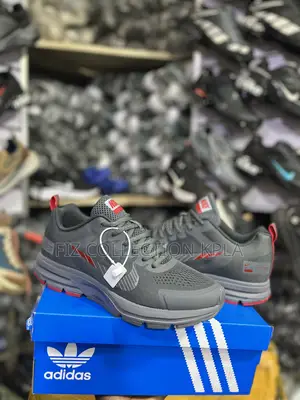 Nike Air Zoom Structure 17 Grey Red Sneakers