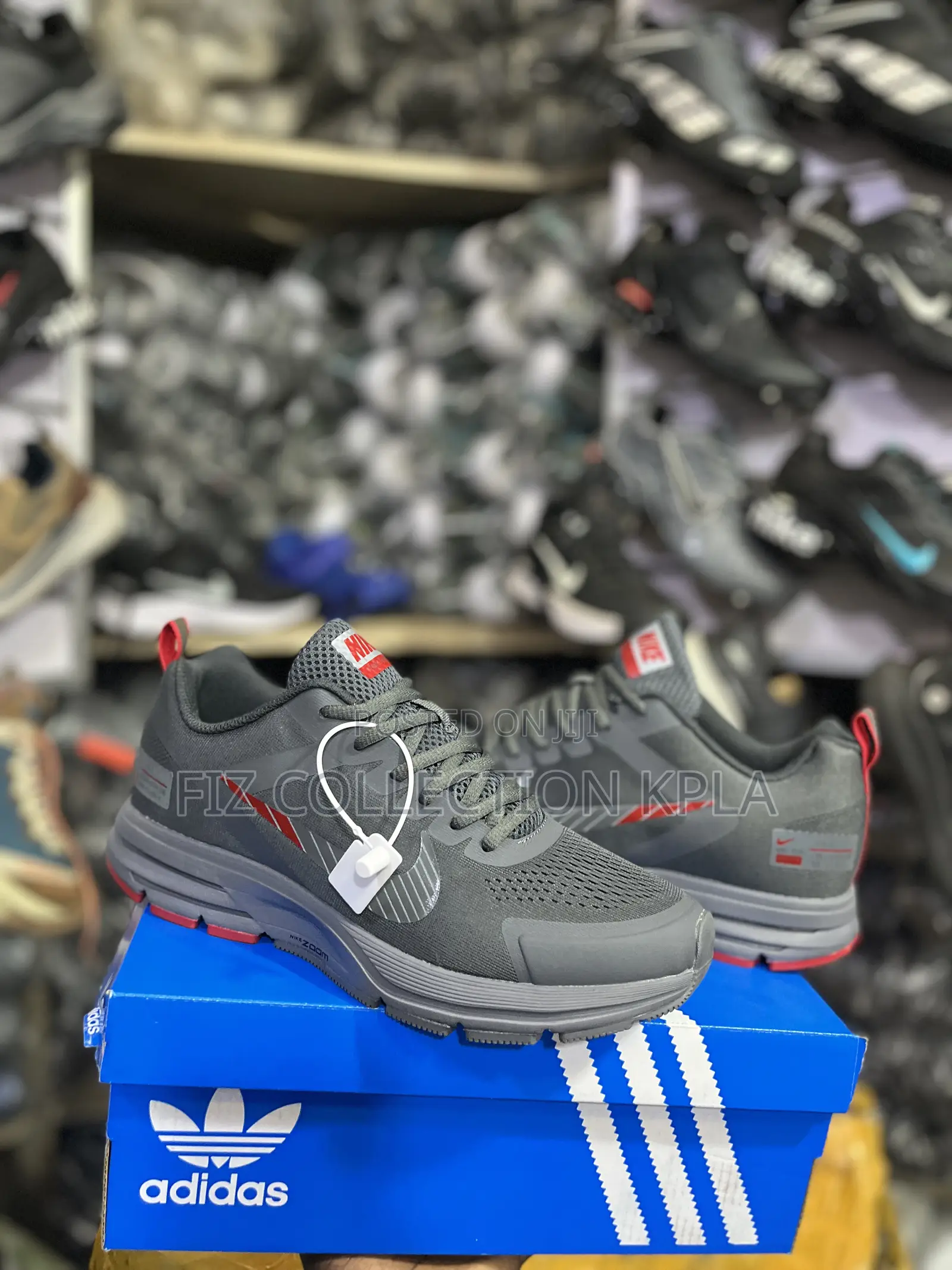 Nike Air Zoom Structure 17 Grey Red Sneakers