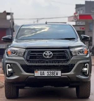 Toyota Hilux 2018 Green