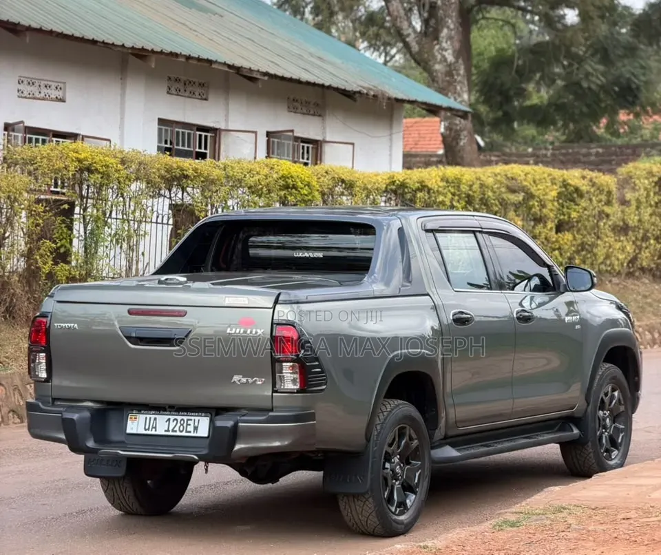 Toyota Hilux 2018 Green