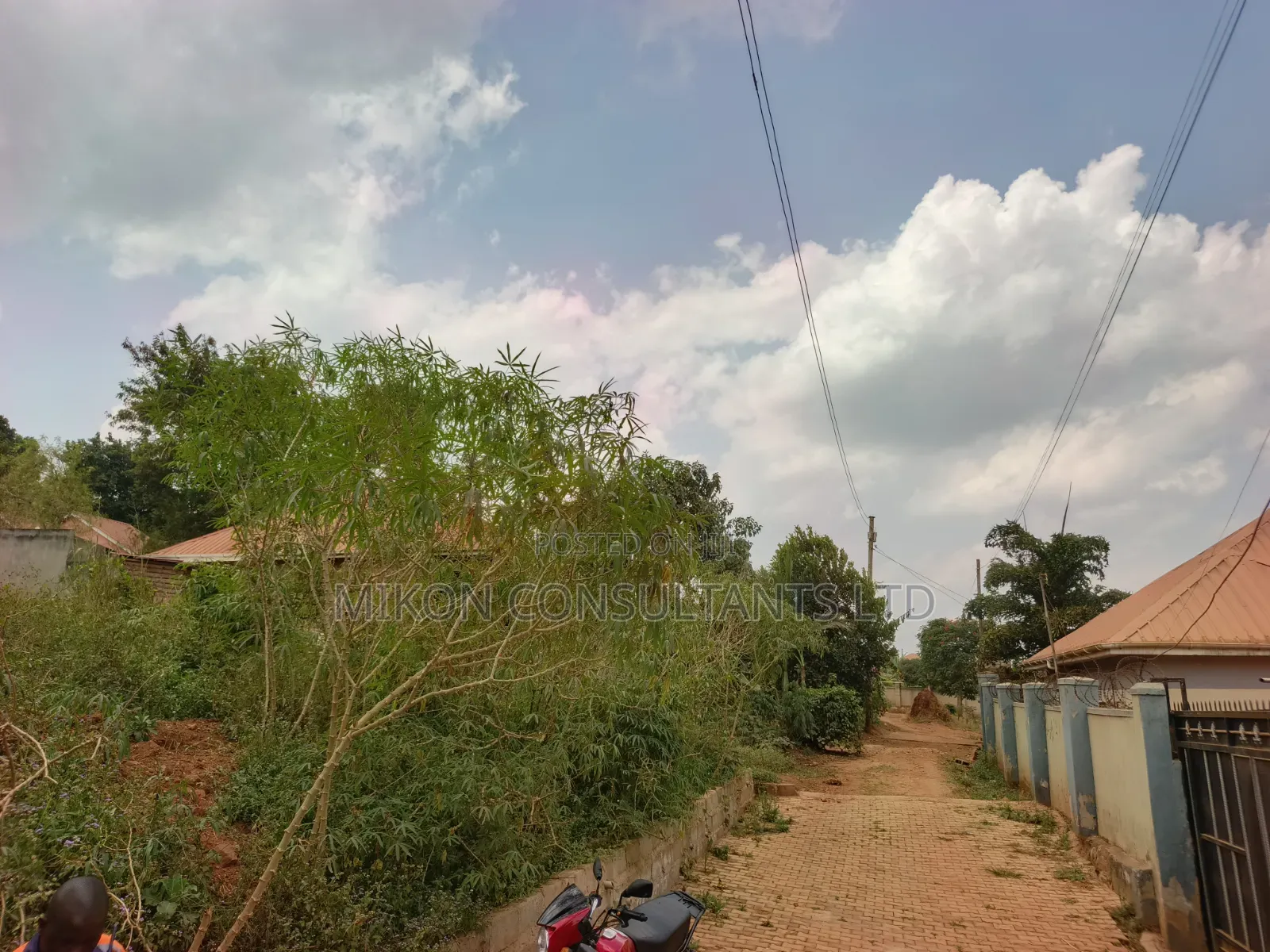50 by 100 FTS Plot in Matuga Town Near Tarmac Road on Sale.