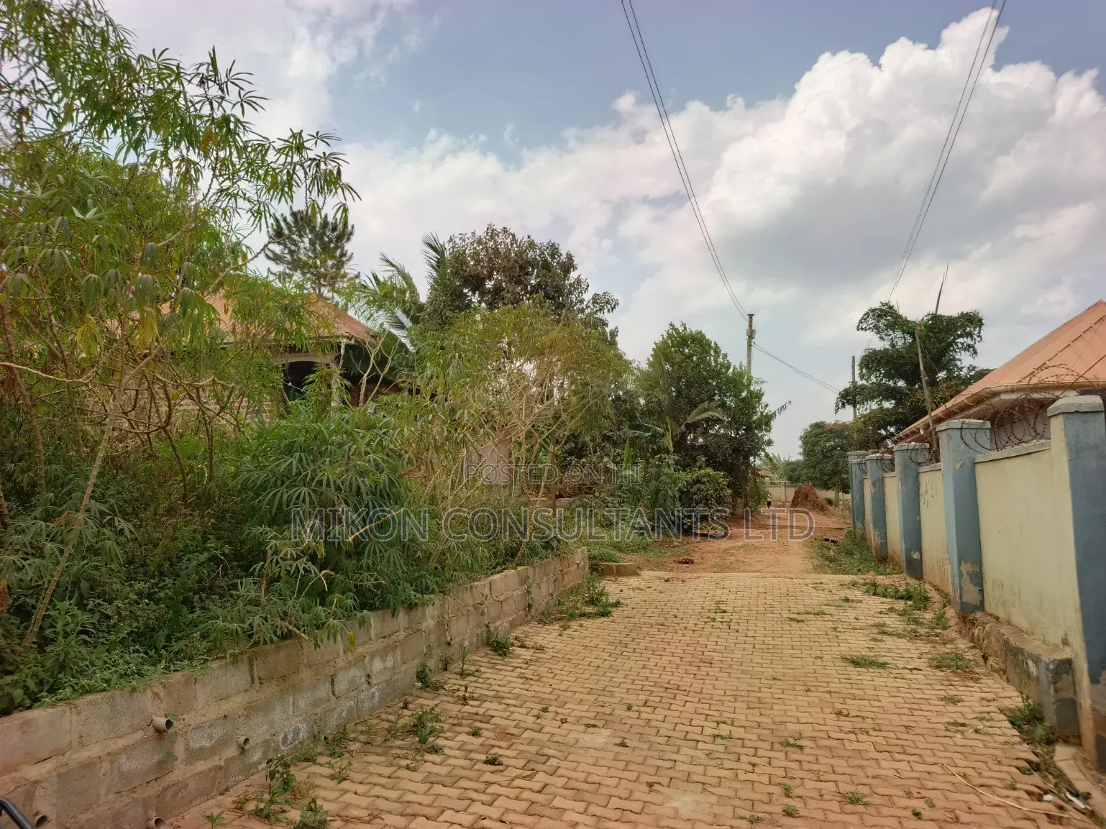 50 by 100 FTS Plot in Matuga Town Near Tarmac Road on Sale.