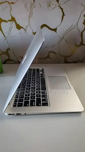 Laptop Apple MacBook 2017 8GB Intel Core i7 HDD+SSD 256GB