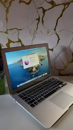 Laptop Apple MacBook 2017 8GB Intel Core i7 HDD+SSD 256GB