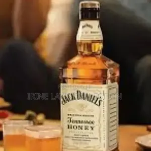 Jack Daniel's Tennessee Honey Liqueur, a Blend of Tennessee Whiskey.