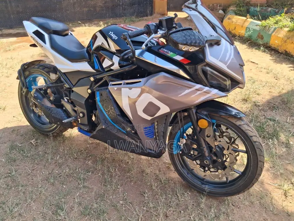 Suzuki 2015 Black