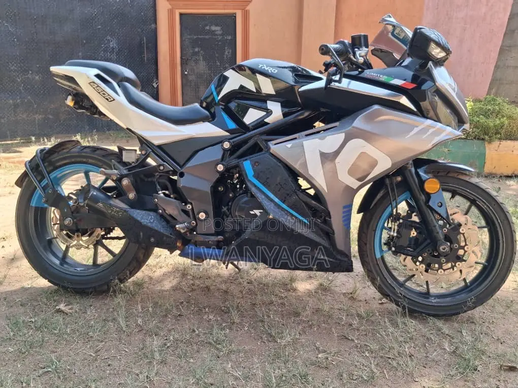 Suzuki 2015 Black