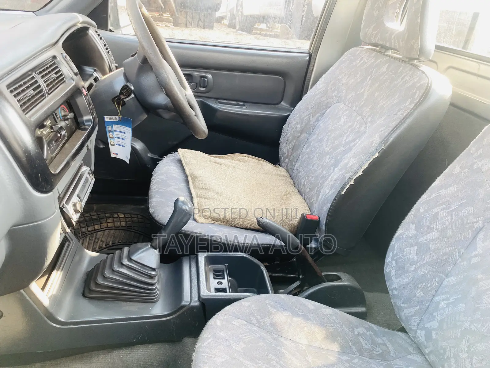 Mitsubishi L200 Club Cab 2.0 4WD 2000 Gray