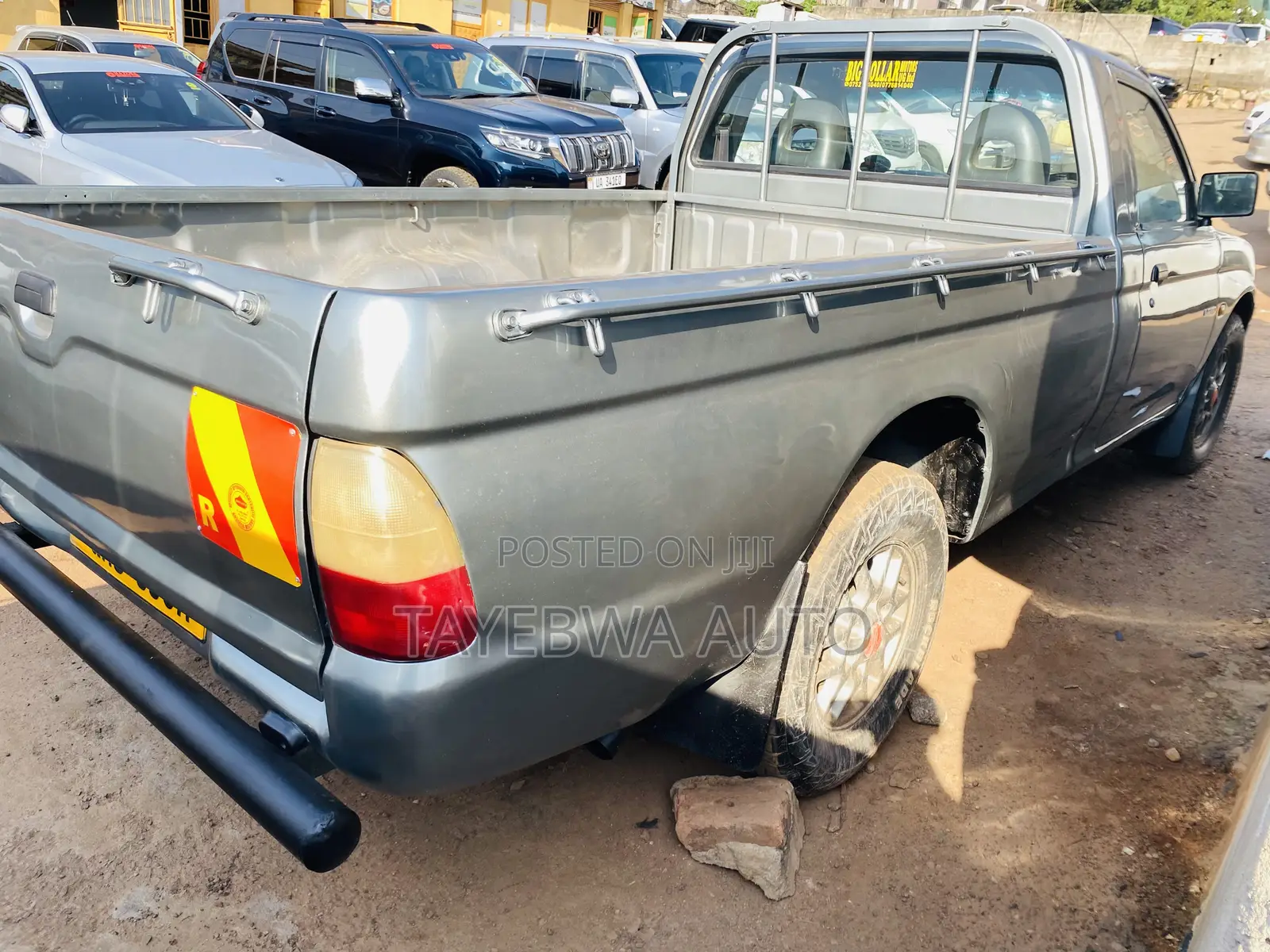Mitsubishi L200 Club Cab 2.0 4WD 2000 Gray