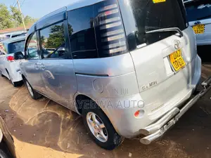 Toyota Sienta 2007 Silver