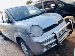 Toyota Sienta 2007 Silver