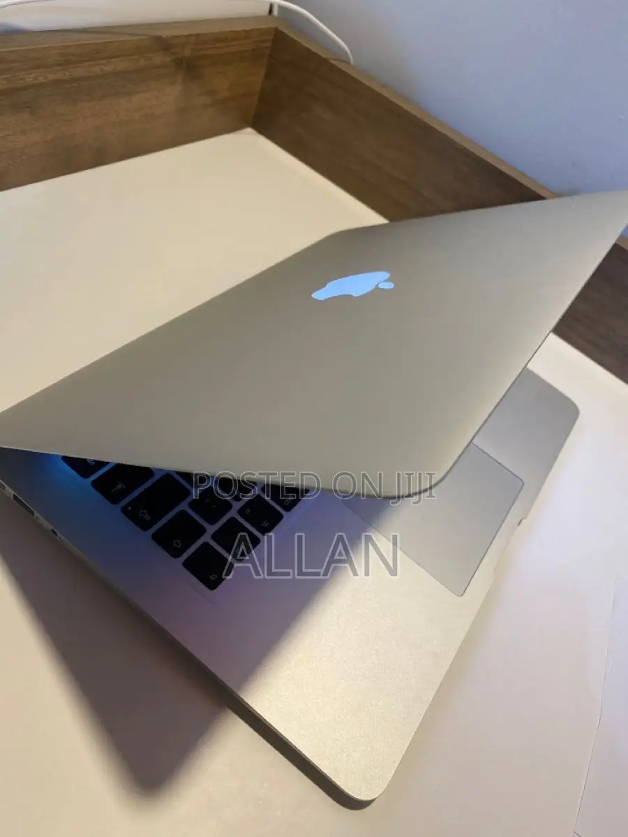 Laptop Apple MacBook Pro 8GB Intel Core i5 SSD 256GB