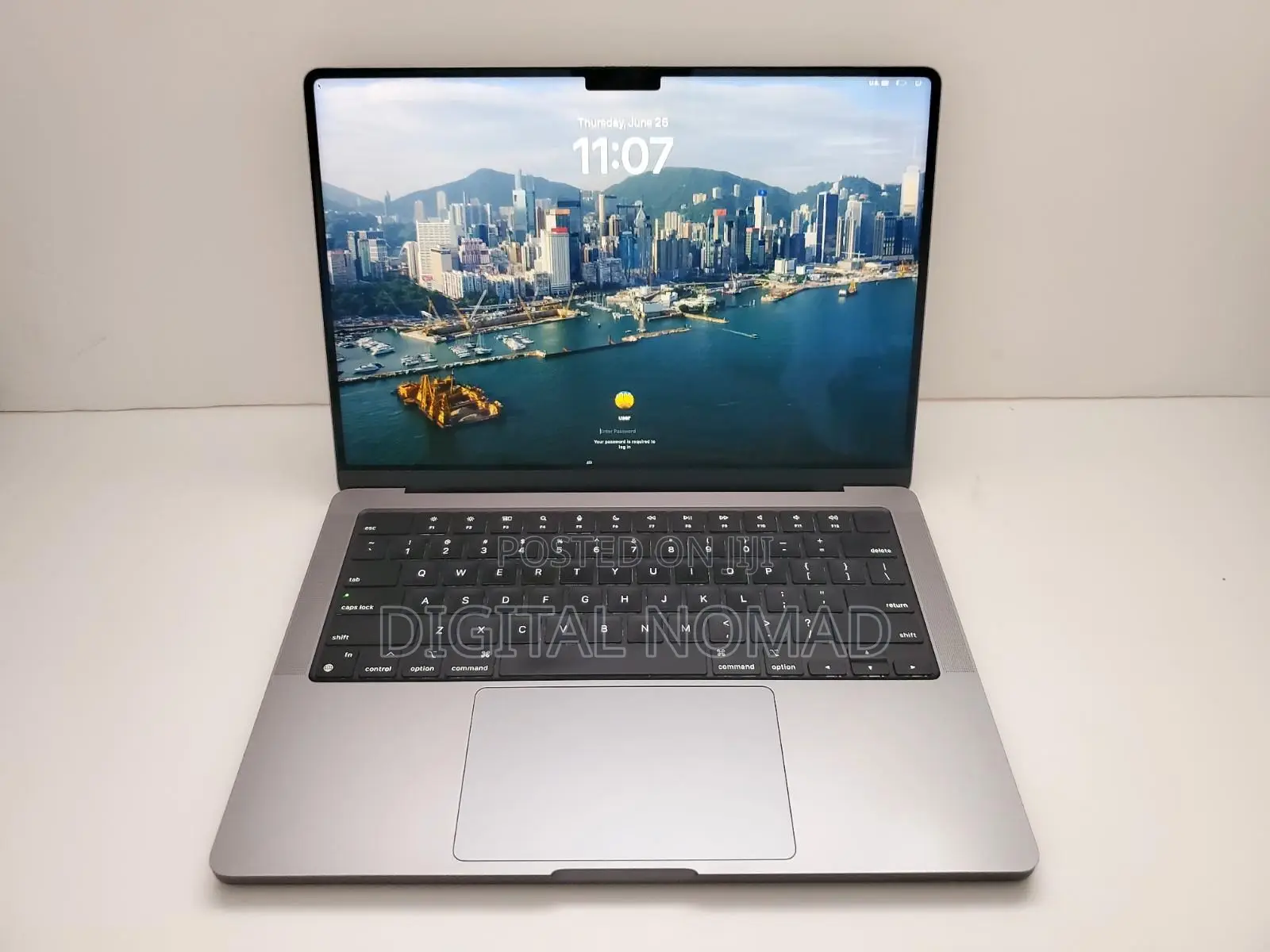 Laptop Apple MacBook Pro 2021 M1 16GB Apple M1 Pro SSD 512GB
