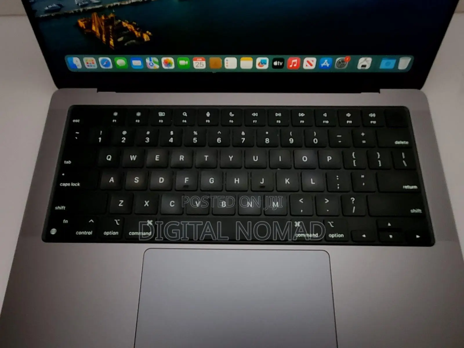 Laptop Apple MacBook Pro 2021 M1 16GB Apple M1 Pro SSD 512GB