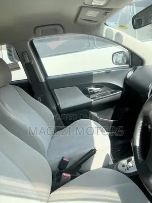 Toyota IST 2009 Blue