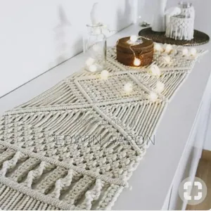 6/8 Seater Knitted Table Runner