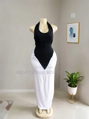 ​Elegant Two-Tone Halter Maxi Dress With Belt Ruched Accent