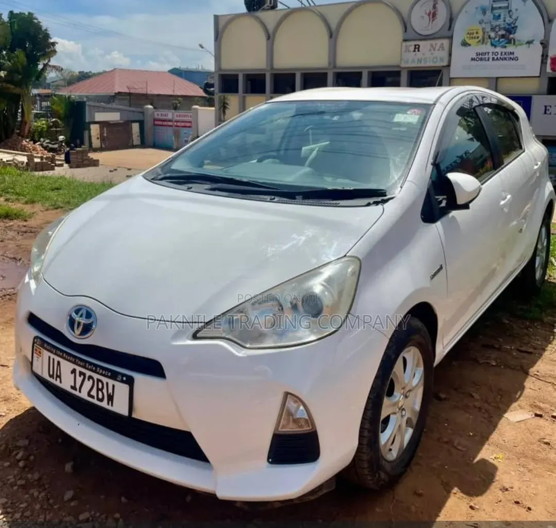 Toyota Aqua 2012 White