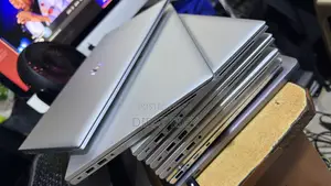 New Laptop HP EliteBook 1040 G8 16GB Intel Core i7 SSD 256GB