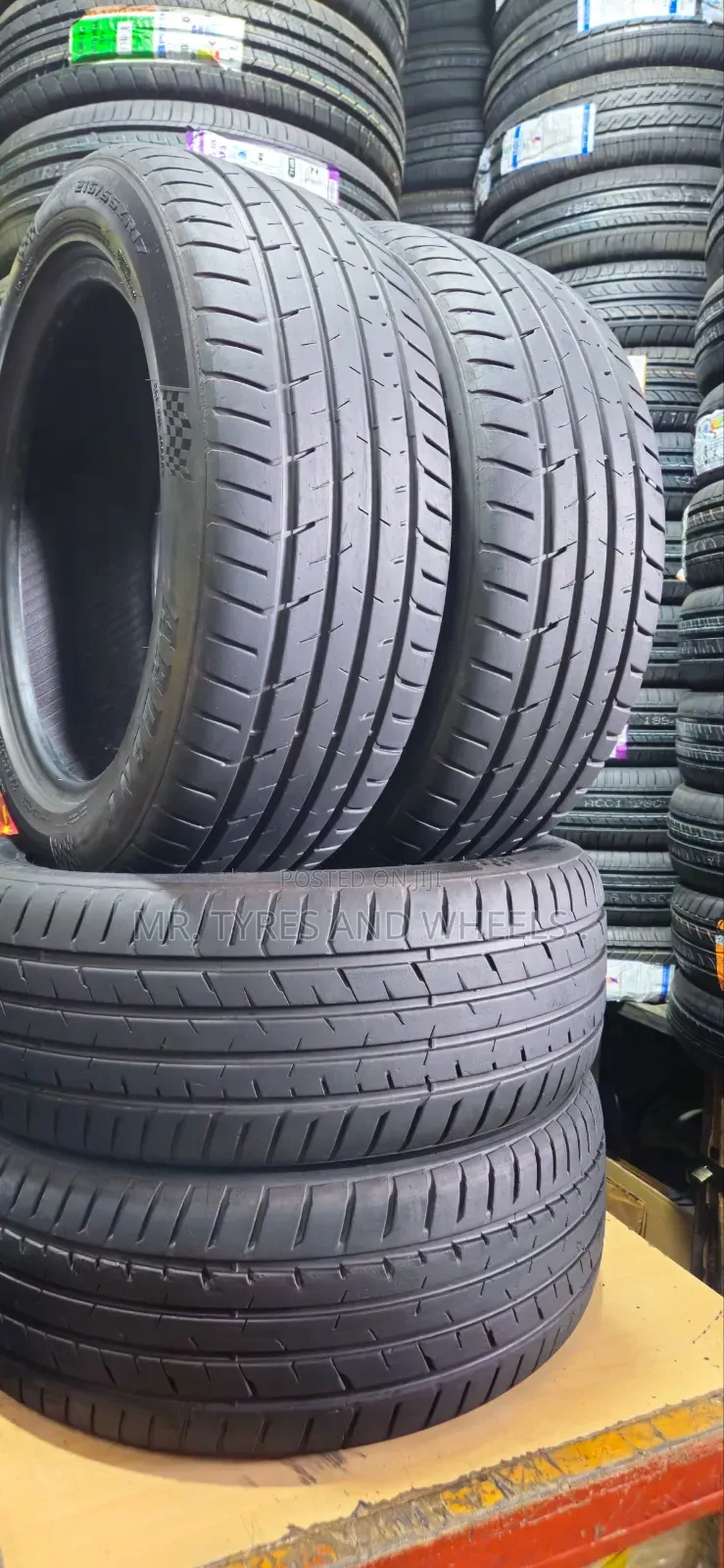 215 55 ZR17 ARDENT Tires Used Only One Month and Has a Warranty of 2yr