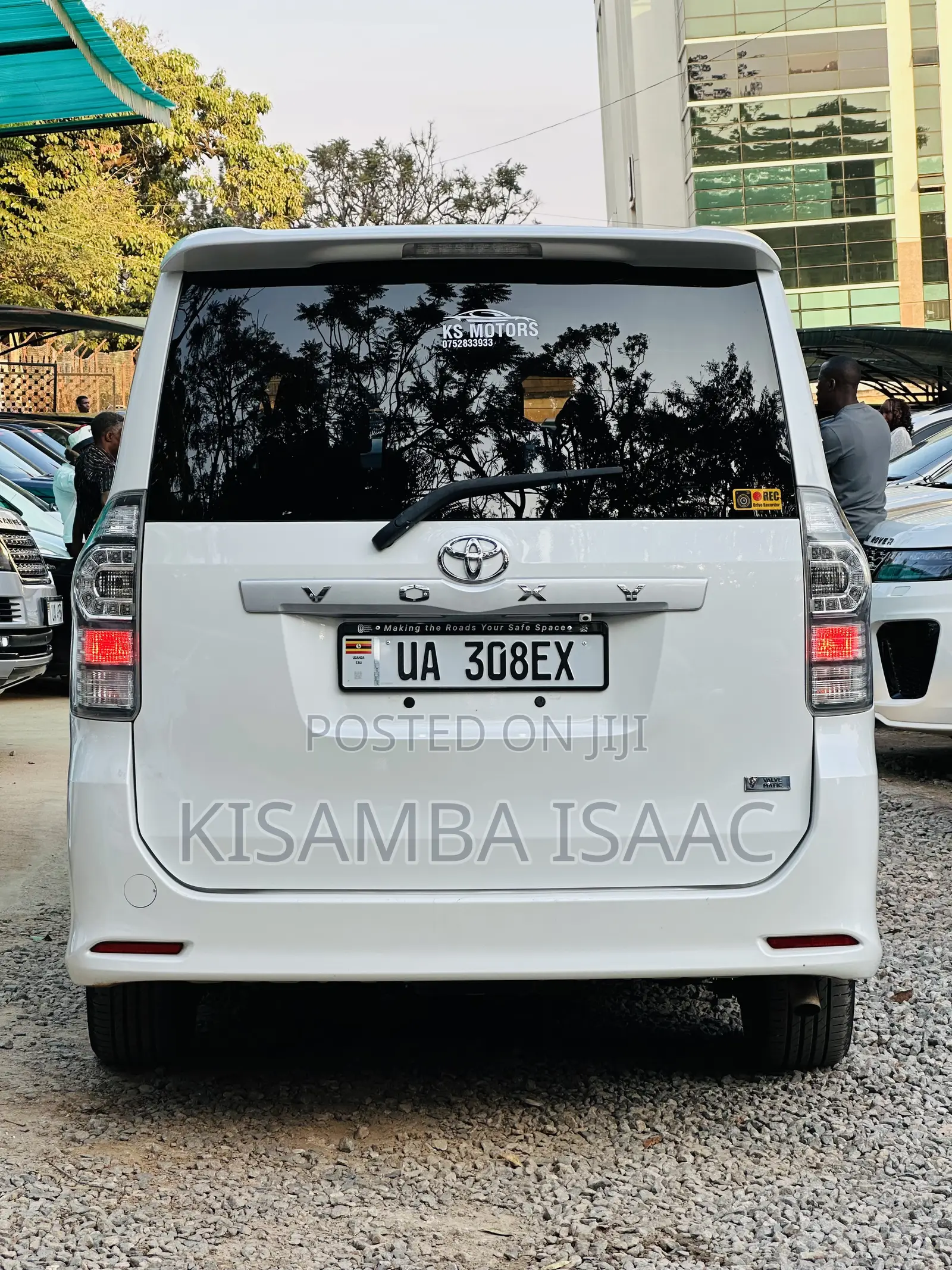 Toyota Noah 2012 White