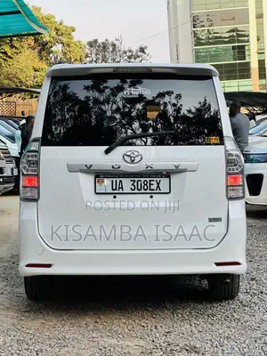 Toyota Noah 2012 White