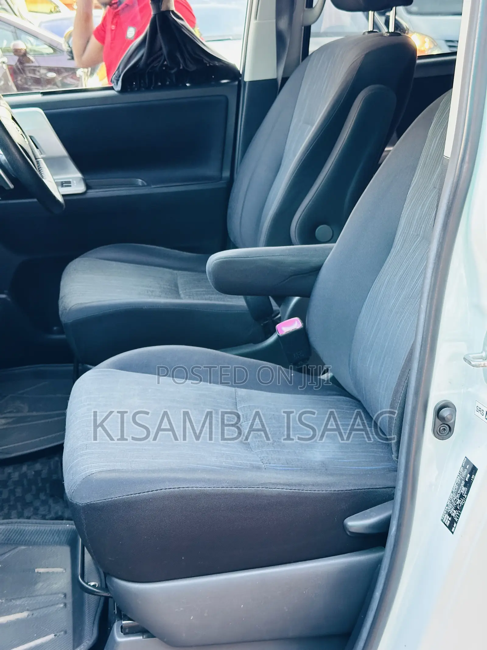 Toyota Noah 2012 White