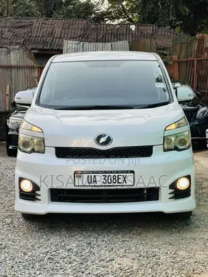 Toyota Noah 2012 White