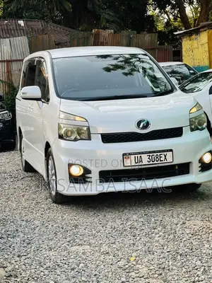 Toyota Noah 2012 White