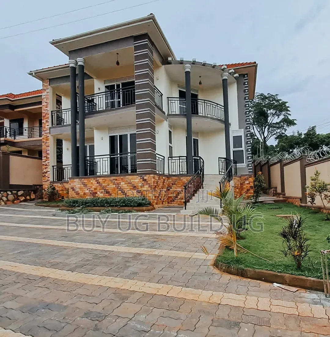 5bdrm Duplex in Kiwatule Kampala, Central Division for sale