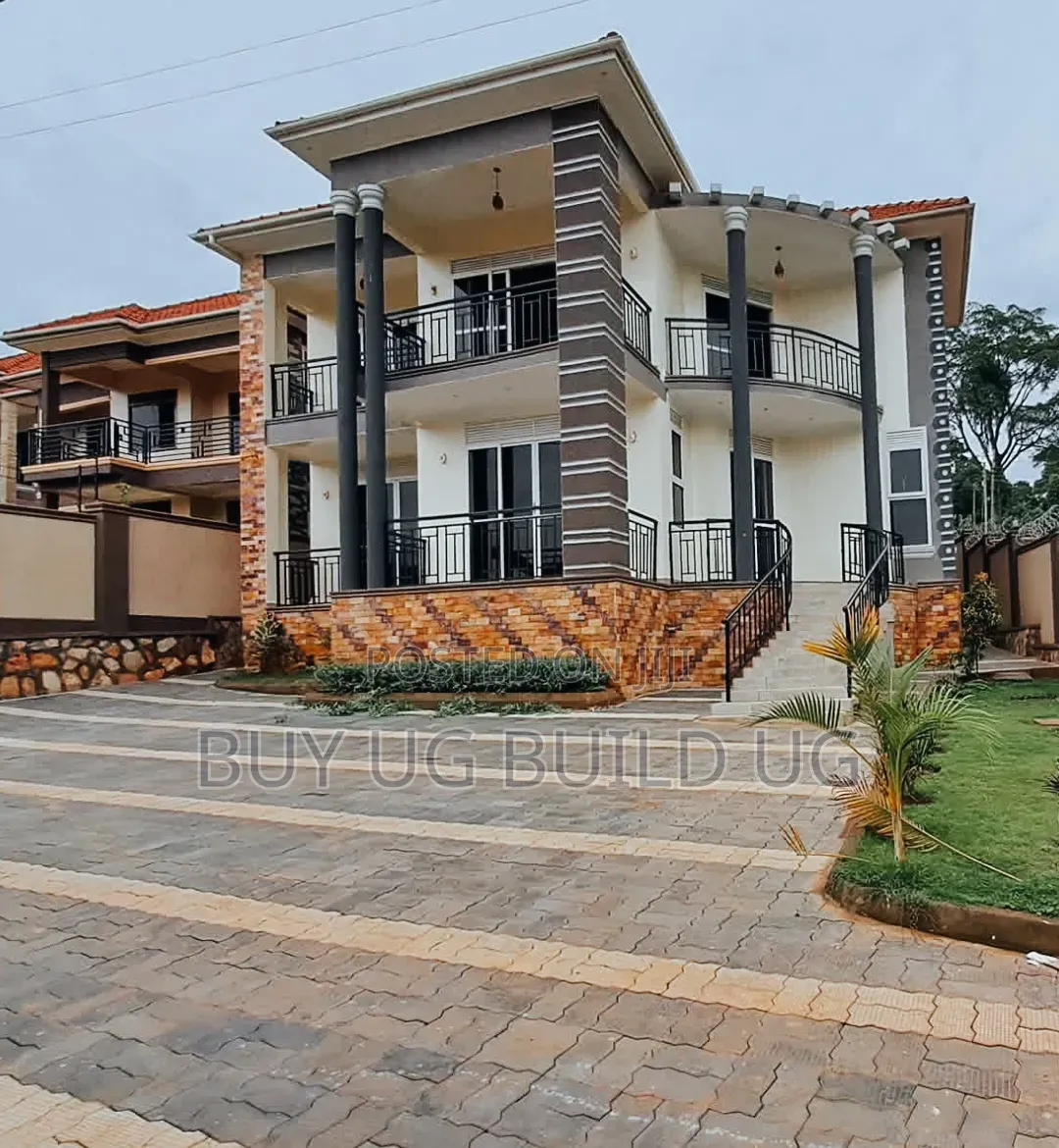5bdrm Duplex in Kiwatule Kampala, Central Division for sale