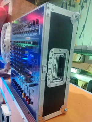 Yamaha Mixer 8 Channels