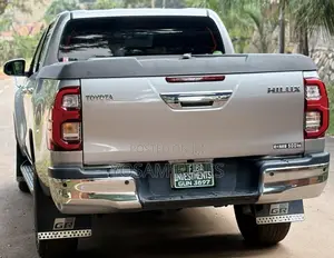 Toyota Hilux Revo Double Cab Deisel 2.8 AWD 2021 Silver