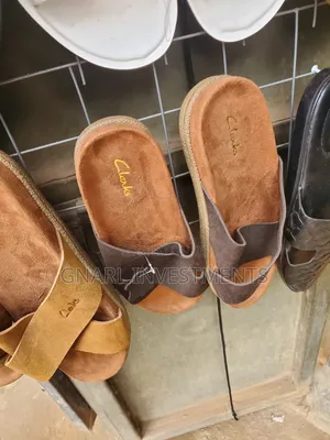 Clark's Scholar/ Open Shoes