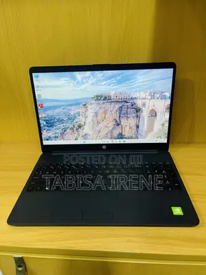 New Laptop HP 250 G8 8GB Intel Core i5 SSD 256GB