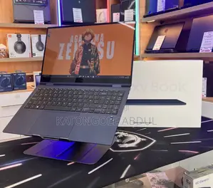 New Laptop Samsung Galaxy Book5 Pro 16GB Intel Core i7 SSD 512GB