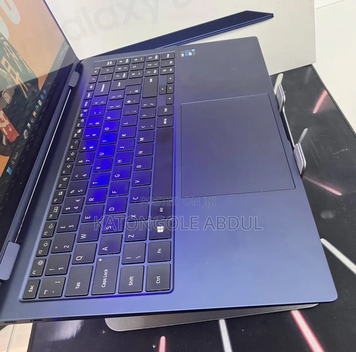 New Laptop Samsung Galaxy Book5 Pro 16GB Intel Core i7 SSD 512GB